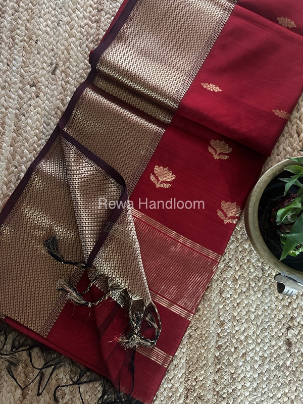 Butta Zari Border Maheshwari Saree 