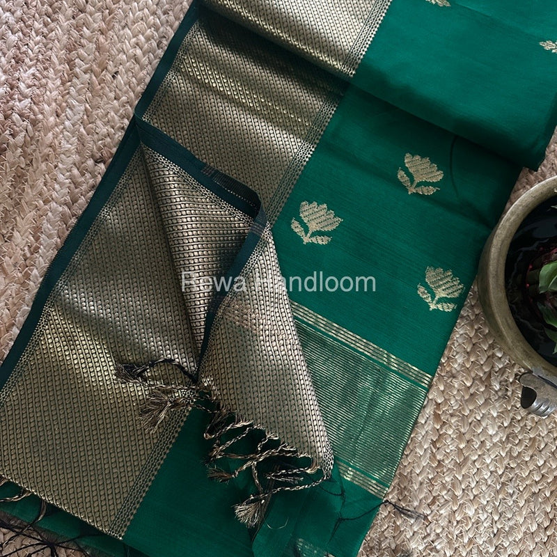 Butta Zari Border Maheshwari Saree