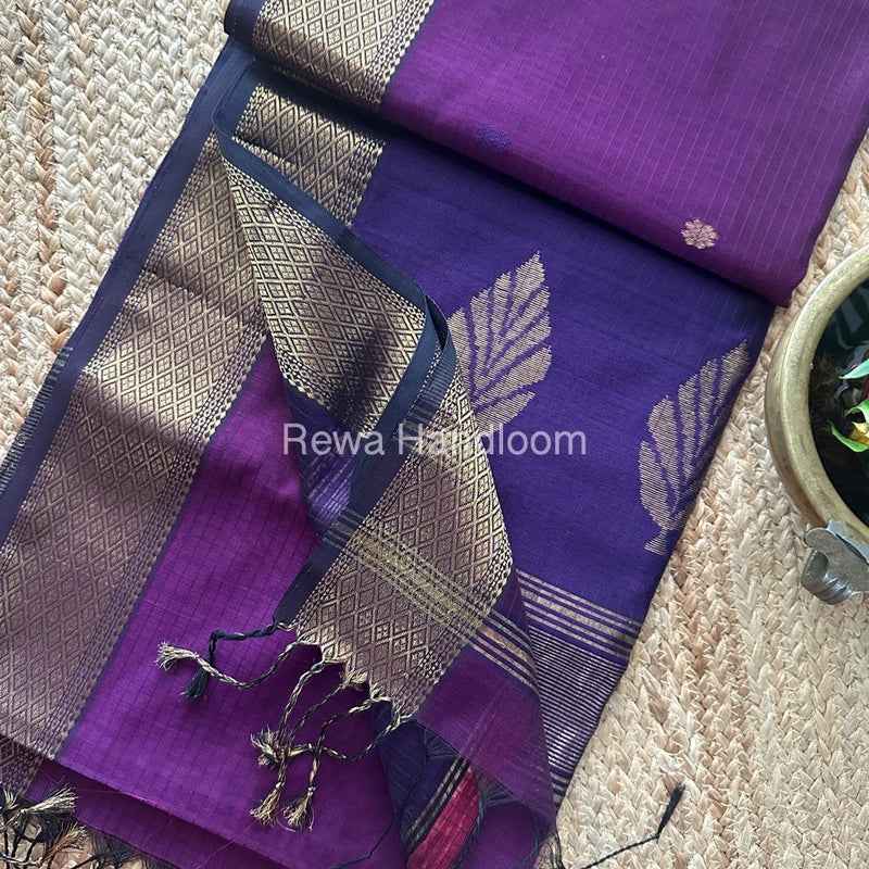 Butta Pallu Zari Border Maheshwari Saree 