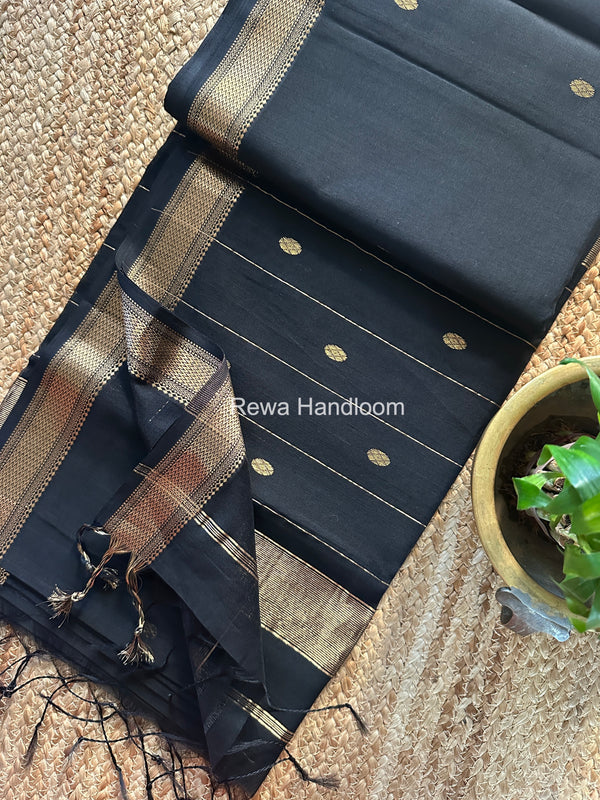 Maheshwari Aami Butti Saree