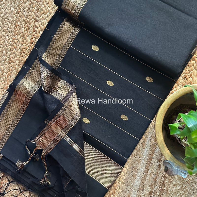Maheshwari Aami Butti Saree