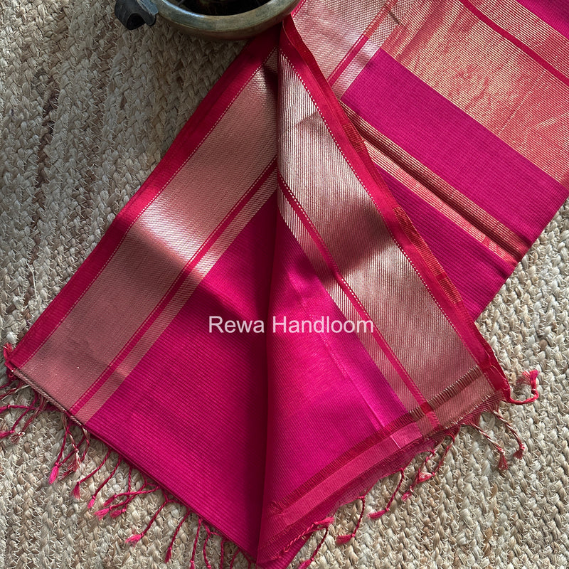 Exclusive Maheswari Self Checks Rani Pink Saree MCS083