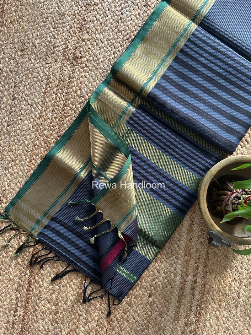Exclusive Maheswari Self Checks Saree