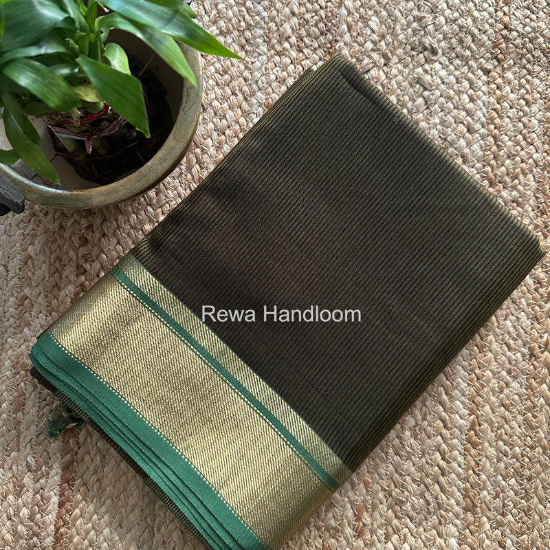 Exclusive Maheswari Self Checks Mehendi Green Saree MCS088