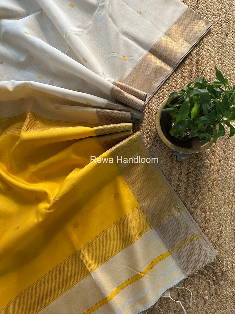 Maheshwari White Flower Butti Saree JBS091