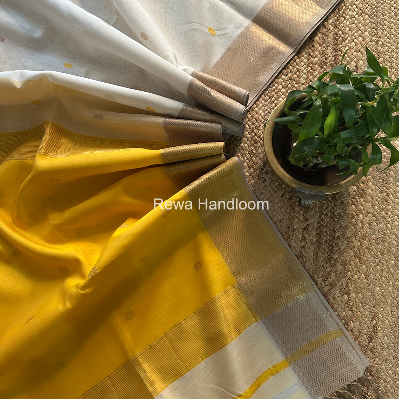 Maheshwari White Flower Butti Saree JBS091