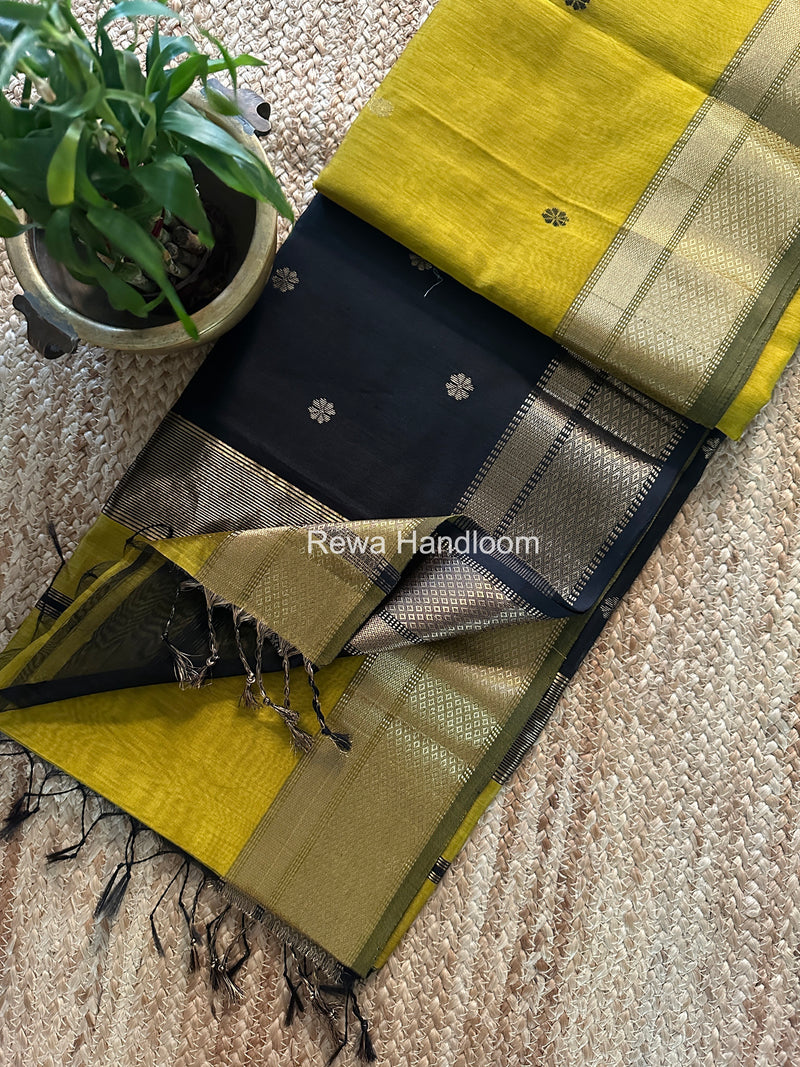 Maheshwari Flower Butti Saree