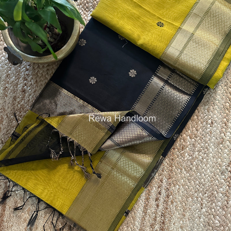 Maheshwari Flower Butti Saree