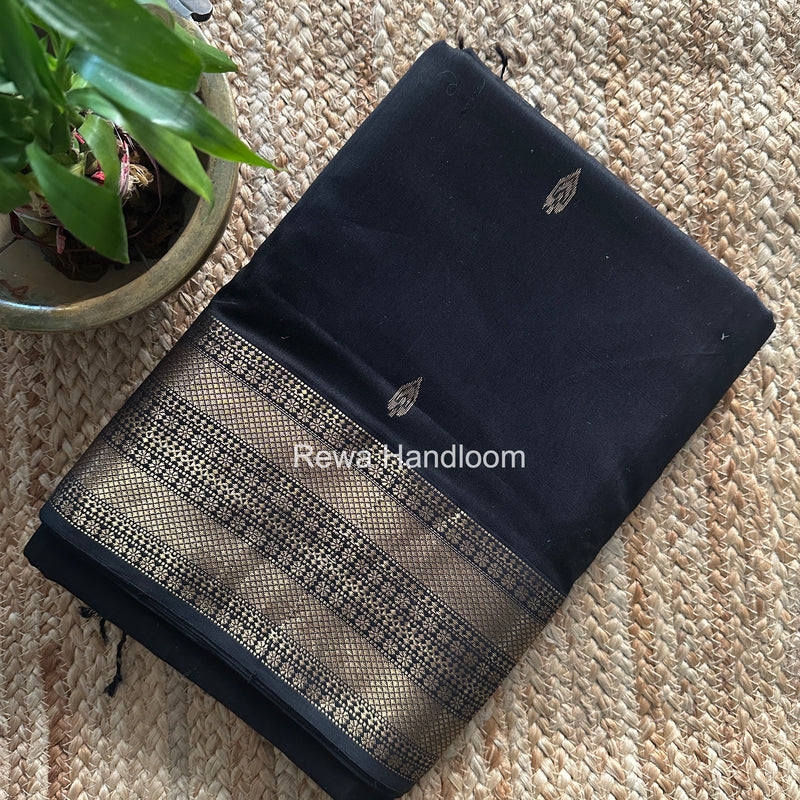 Maheshwari Black Flower Butti Saree PBS010