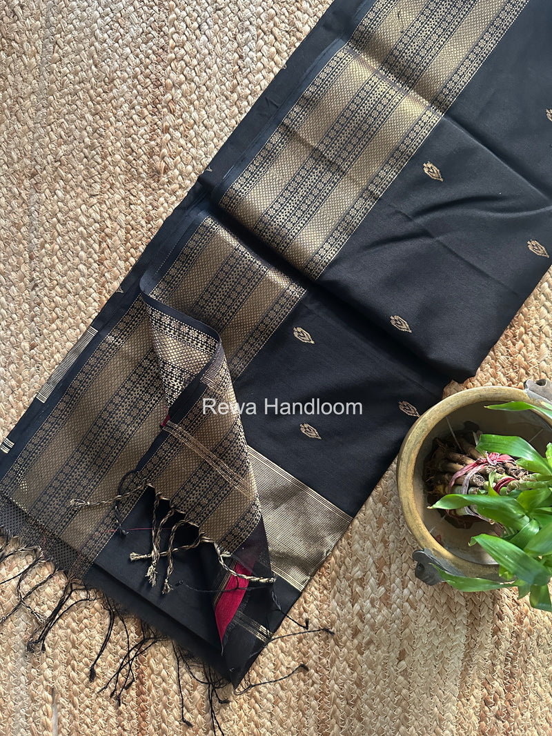 Maheshwari Flower Butti Saree