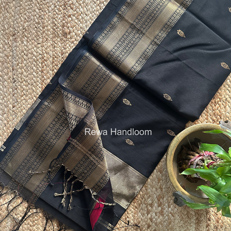 Maheshwari Flower Butti Saree