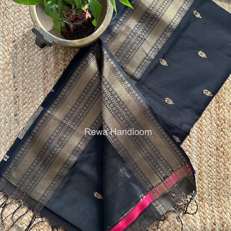 Maheshwari Black Flower Butti Saree PBS010