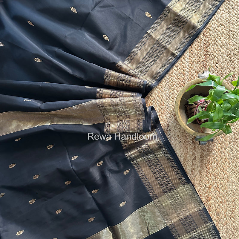 Maheshwari Black Flower Butti Saree PBS010