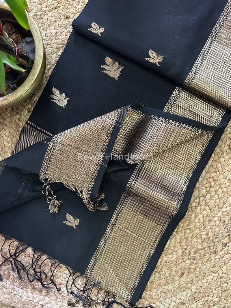 Butta Butti Zari Border Maheshwari Saree