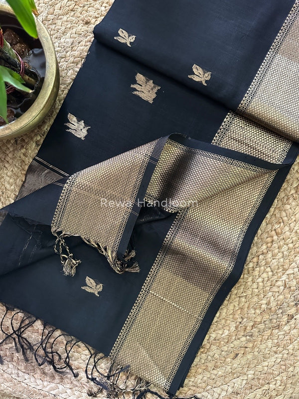Butta Butti Zari Border Maheshwari Saree