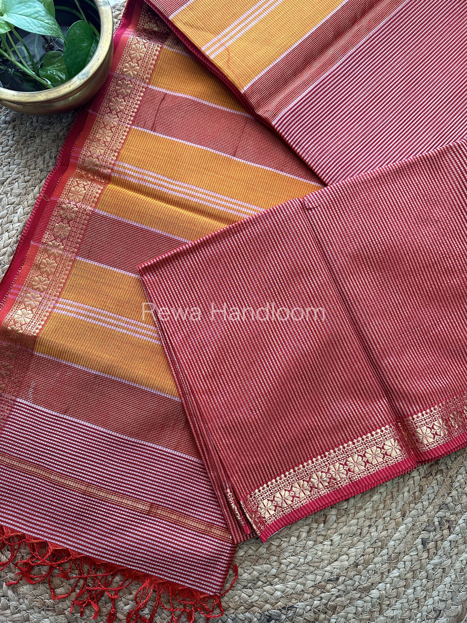 Maheshwari Peach Garbha Reshami Silk Saree GS112