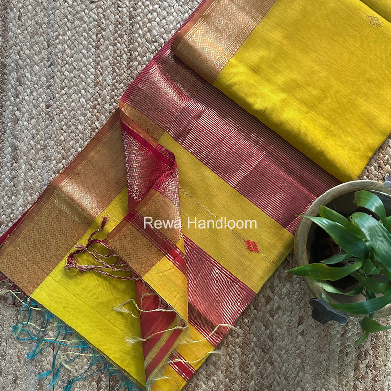 Maheshwari Shaded Butti Saree