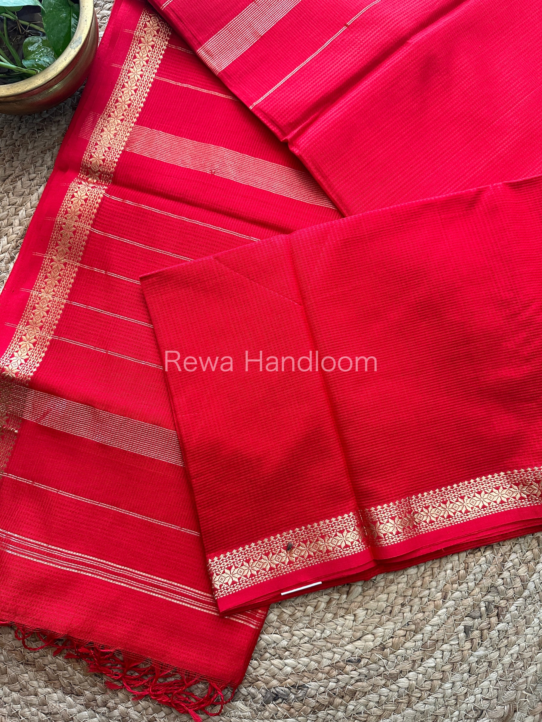 Maheshwari Red Garbha Reshami Silk Saree GS109