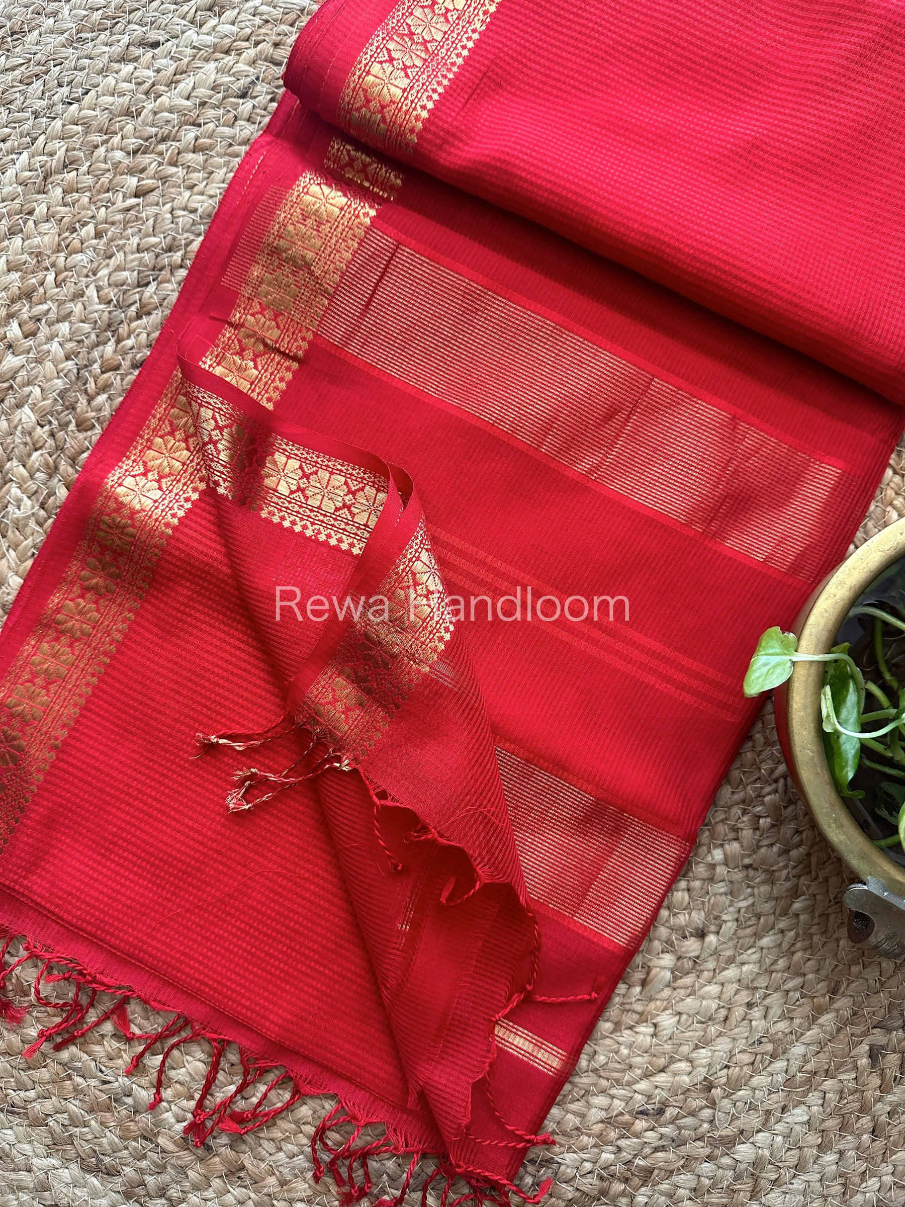 Maheshwari Red Garbha Reshami Silk Saree GS102