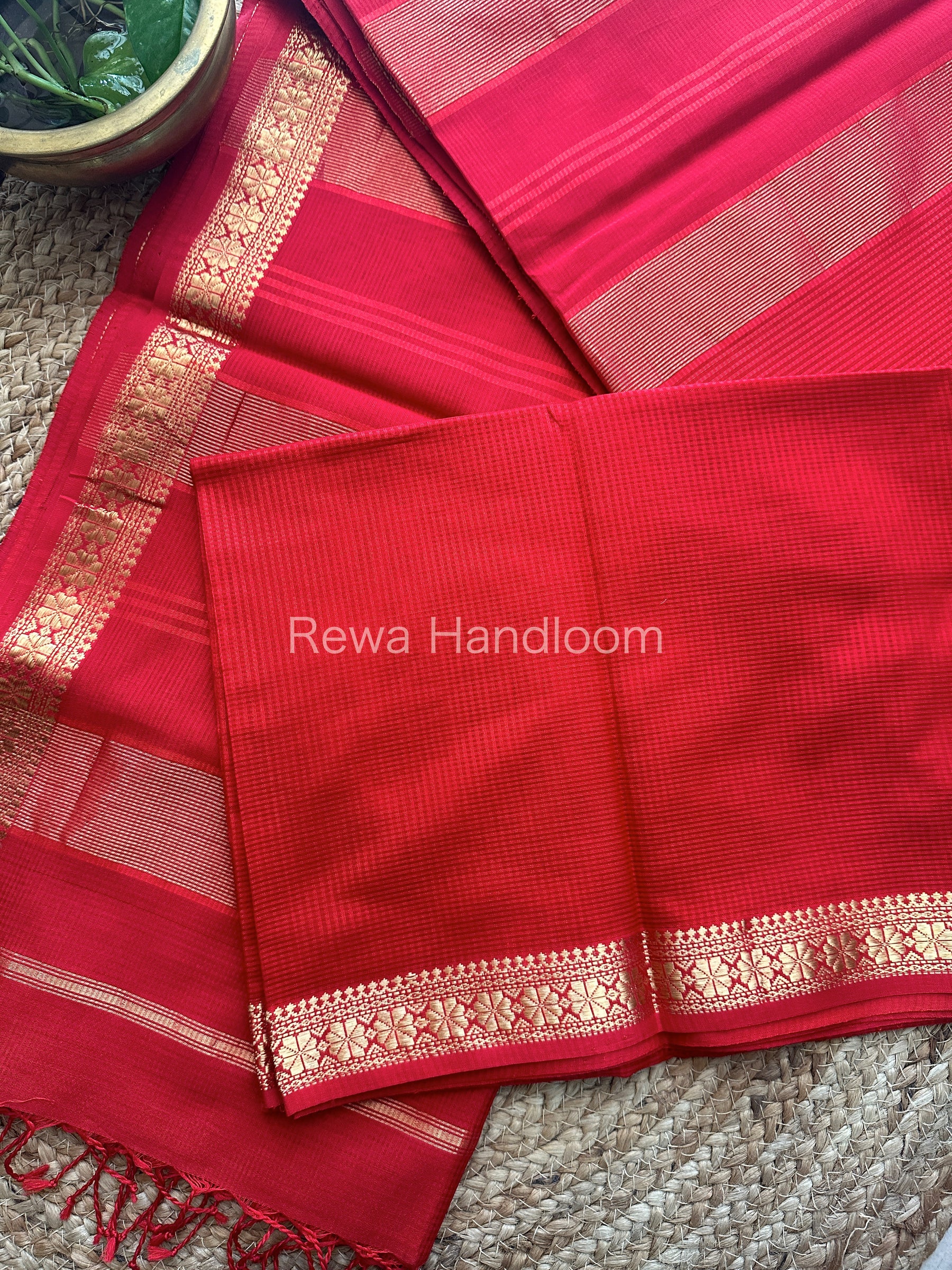 Maheshwari Red Garbha Reshami Silk Saree GS102