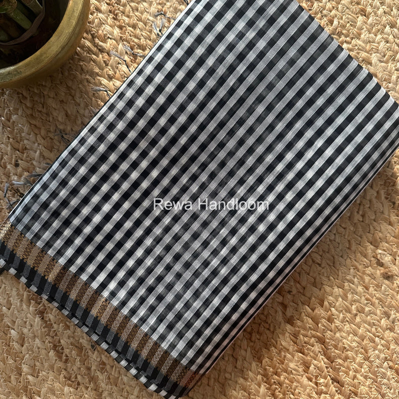 Exclusive Maheshwari Black Checks Saree CLBS05