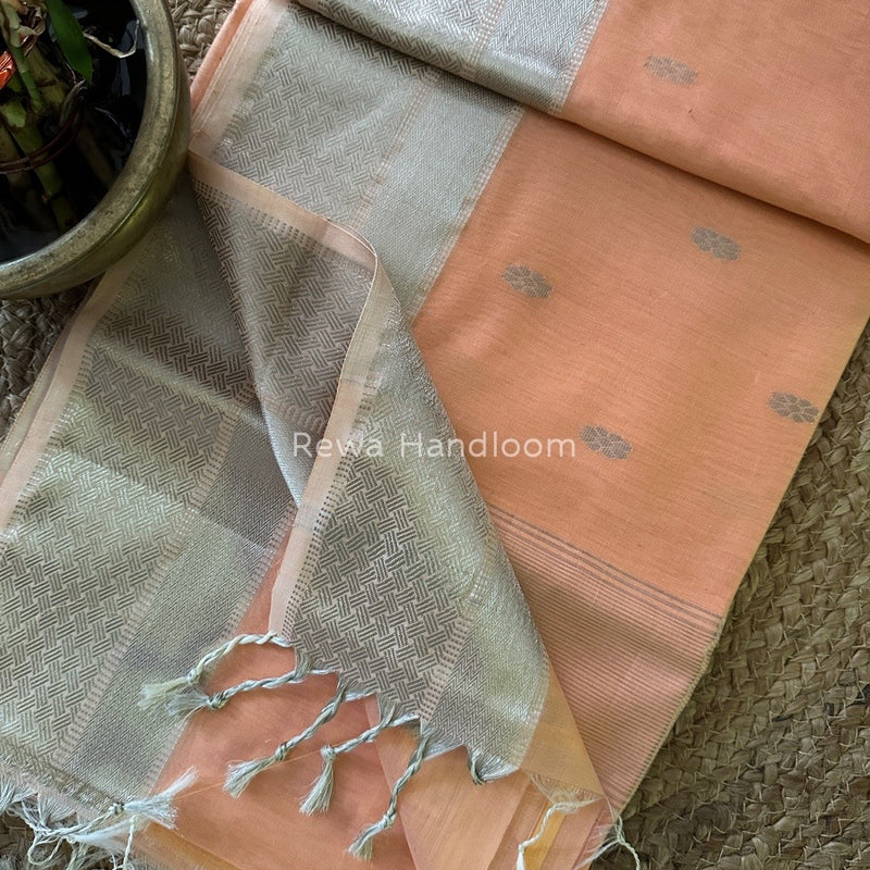 Maheshwari Silver Butti Saree