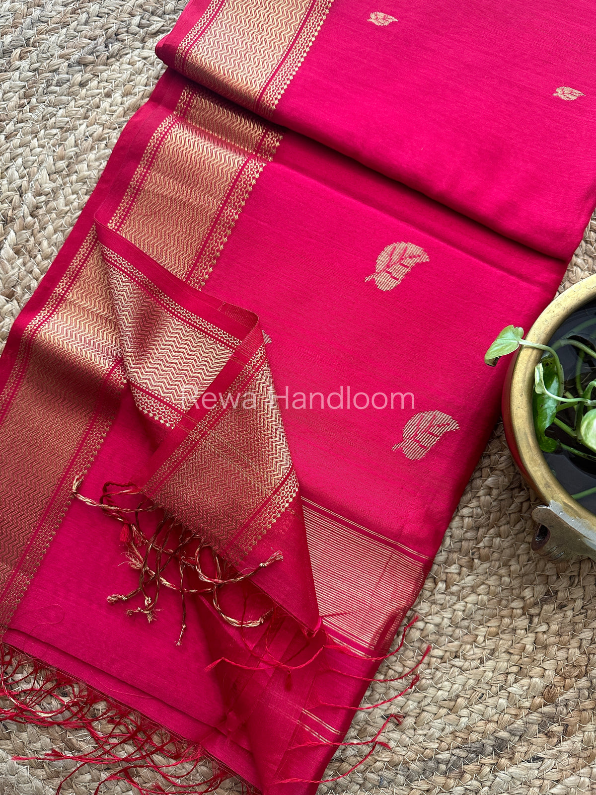 Rani Pink Butta Pallu Zari Border Saree ~ Maheshwari Saree-BS08