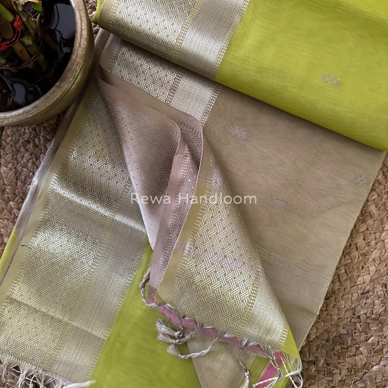 Maheshwari Silver Butti Saree 