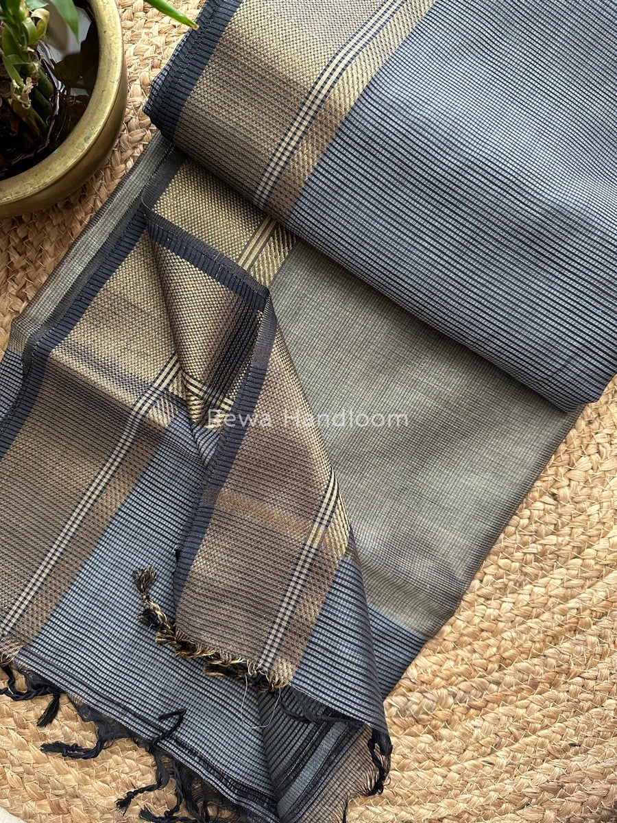 Exclusive Maheswari Self Checks Charcoal Grey Saree MCS036