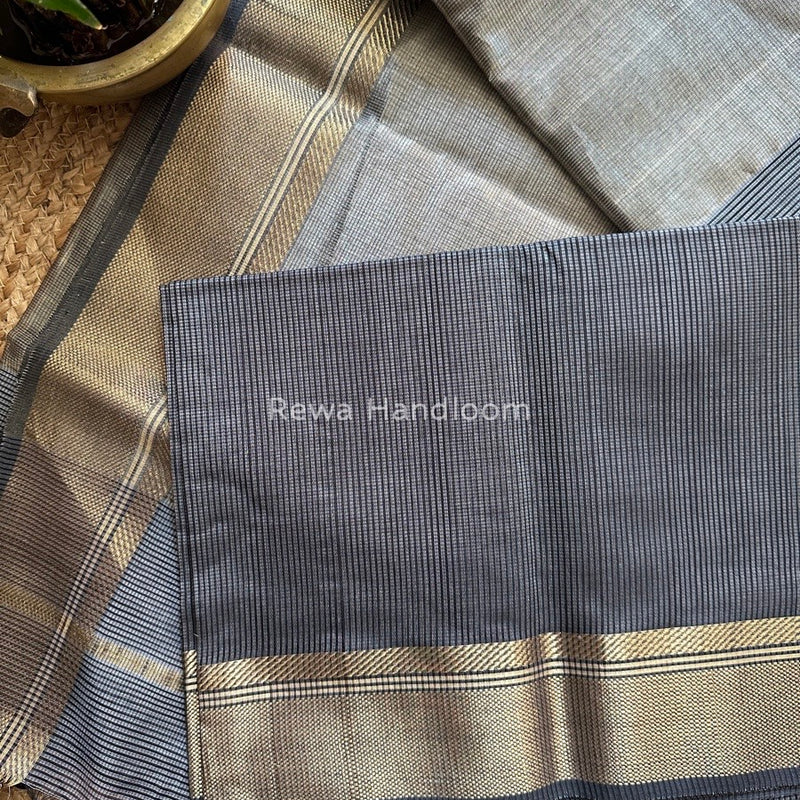 Exclusive Maheswari Self Checks Charcoal Grey Saree MCS036