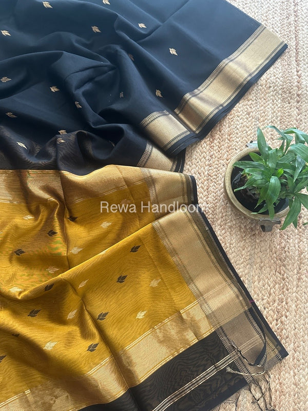 Maheshwari Zari Butti Saree