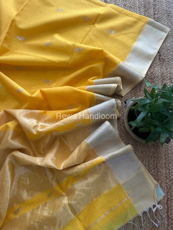 Maheshwari Silver Butti Saree