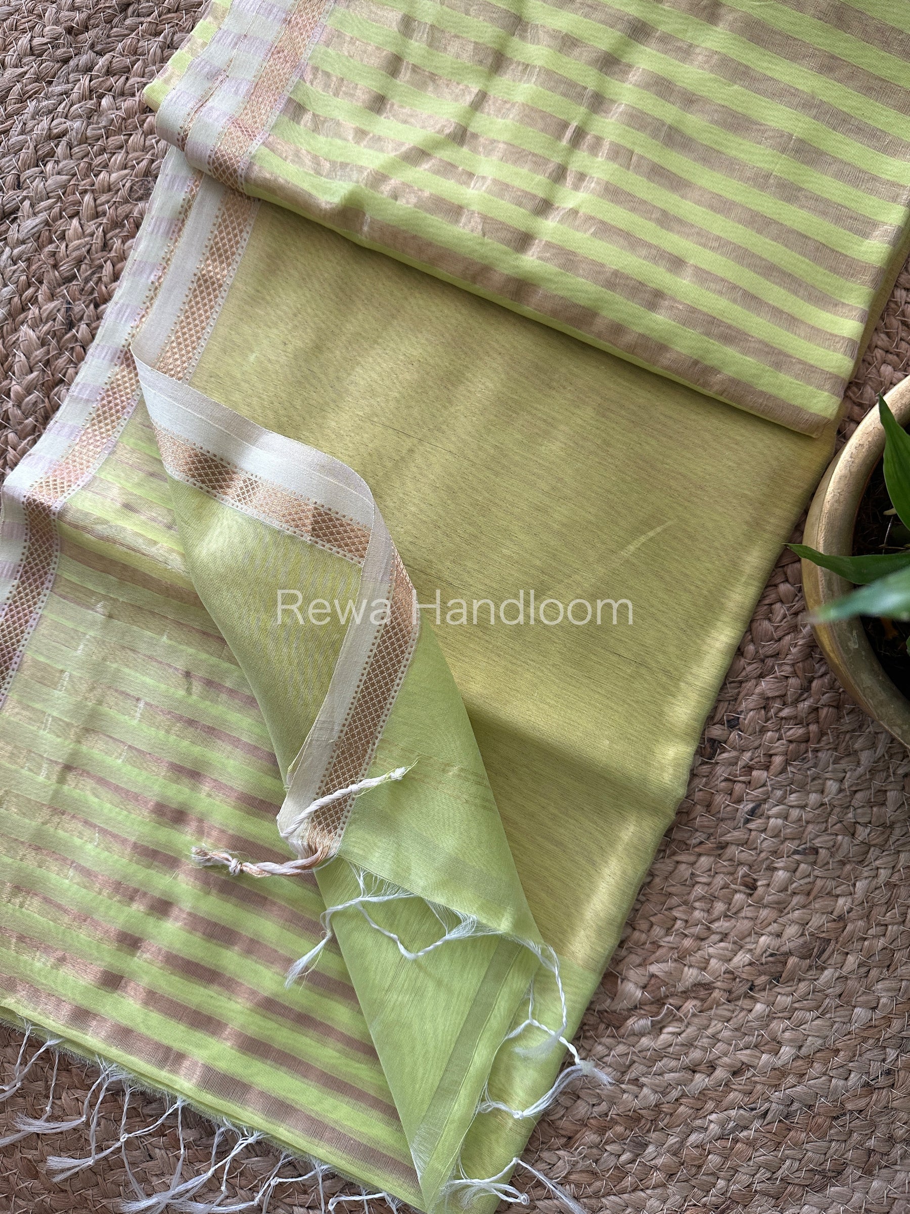 Maheshwari Parrot Green Tissue Silk Saree-TZLS02