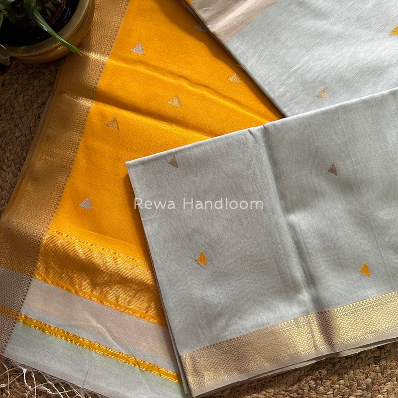 Maheshwari Light Gray Zari Butti Saree SBT051