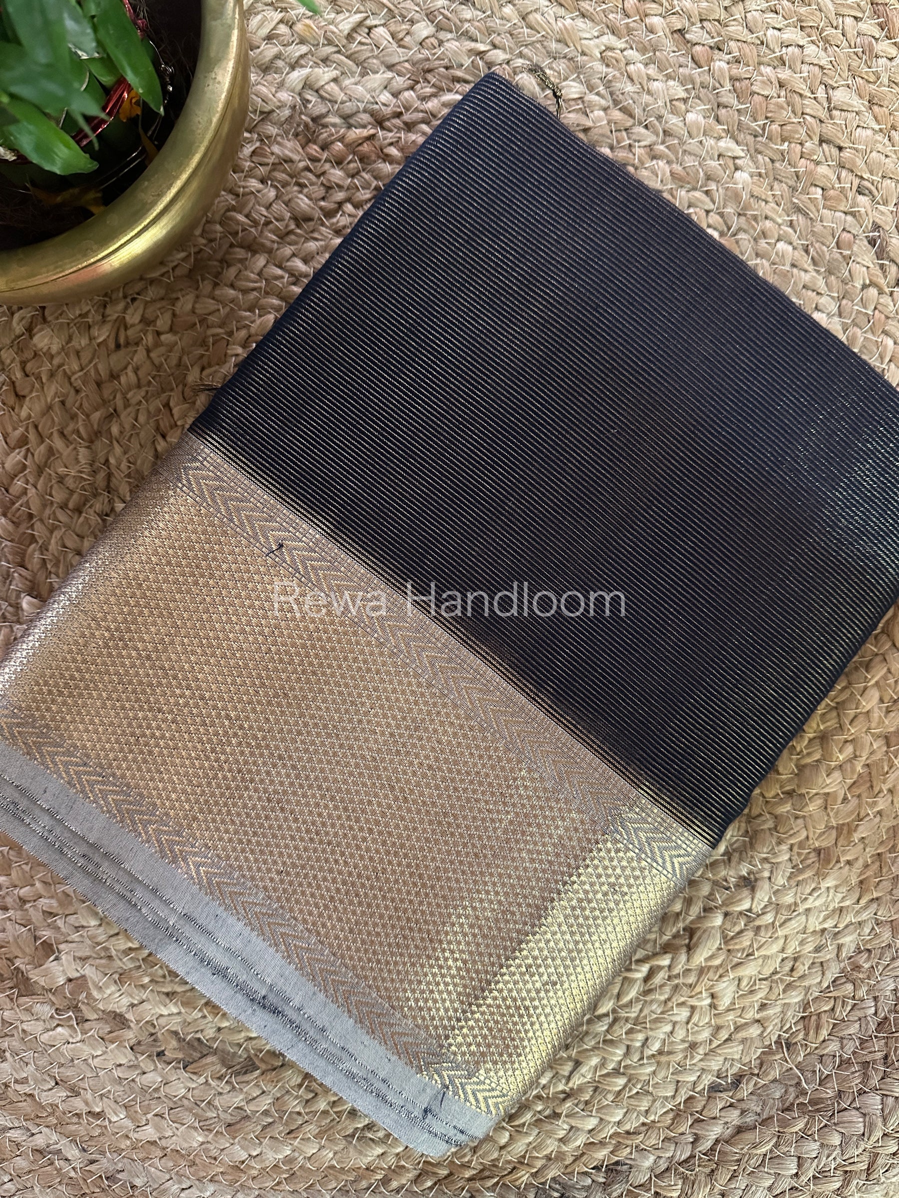 Maheshwari Tissue Silk Saree