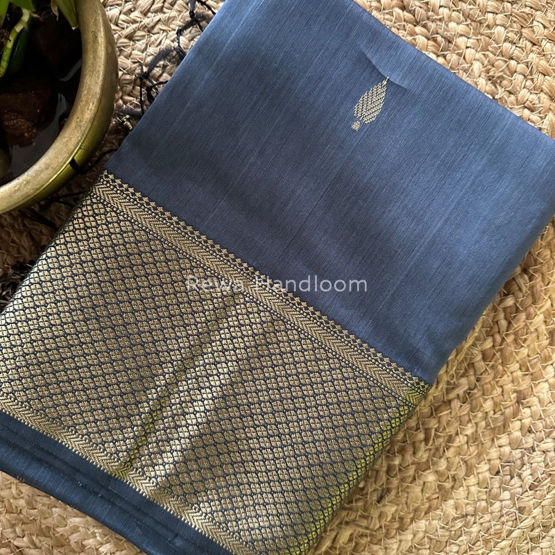 Maheshwari Grey Resham Thread Butti Saree RBS62