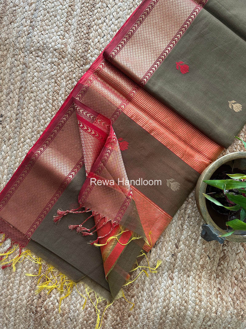 Maheshwari Lotus Shaded Butta Saree