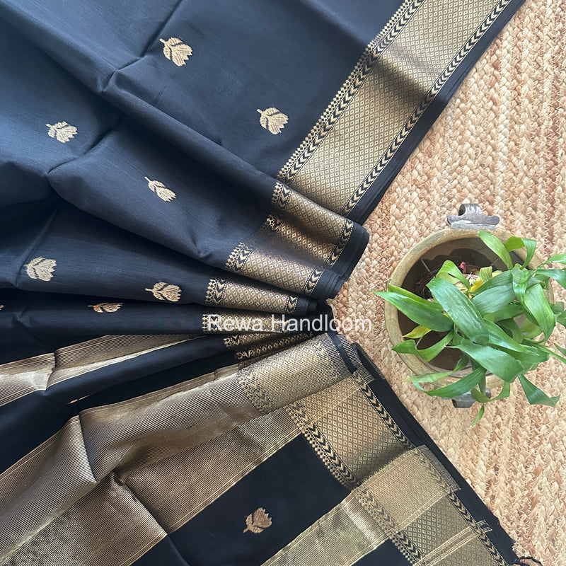 Maheshwari Black Lotus Butta Saree LLBS085