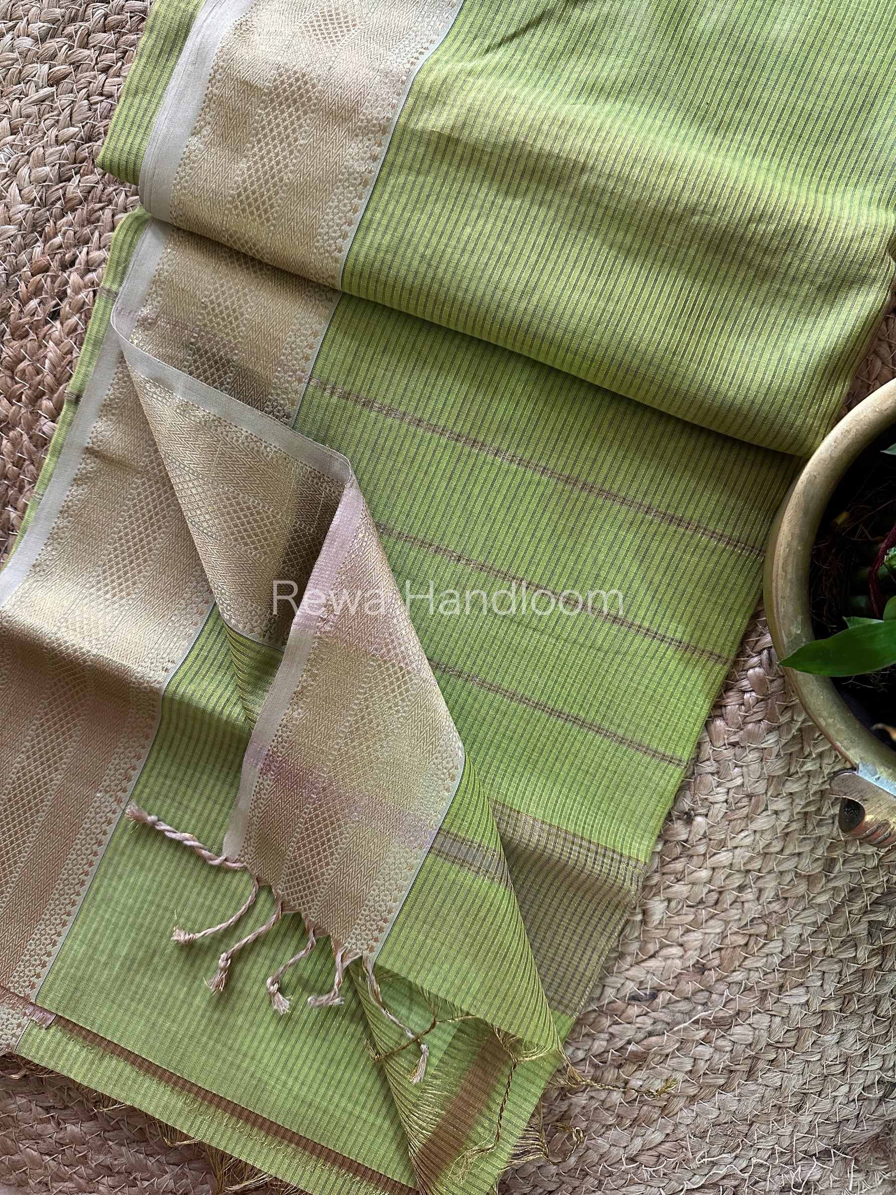 Maheshwari Parrot Green Tissue Silk Saree-ZTS26