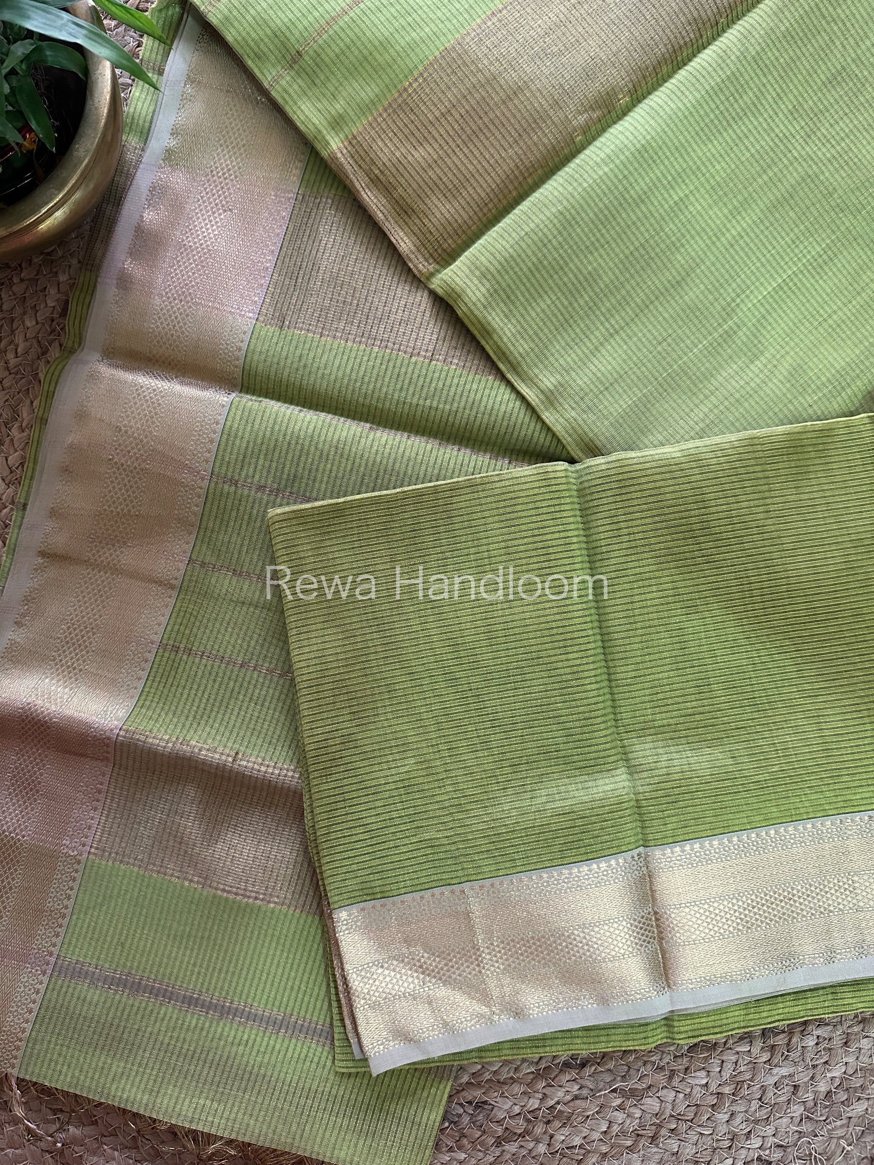 Maheshwari Parrot Green Tissue Silk Saree-ZTS26