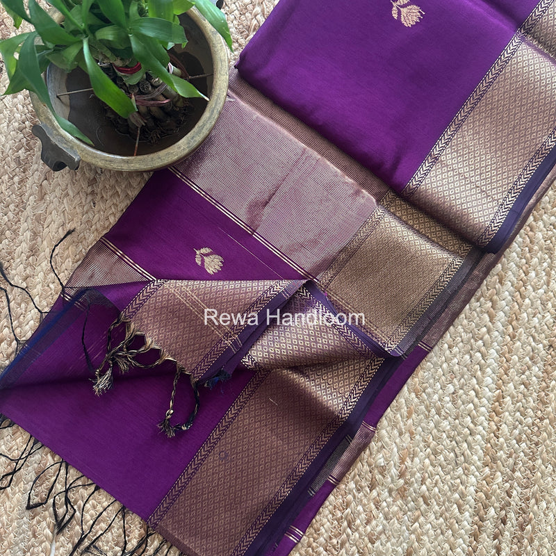 Maheshwari Lotus Butta Saree
