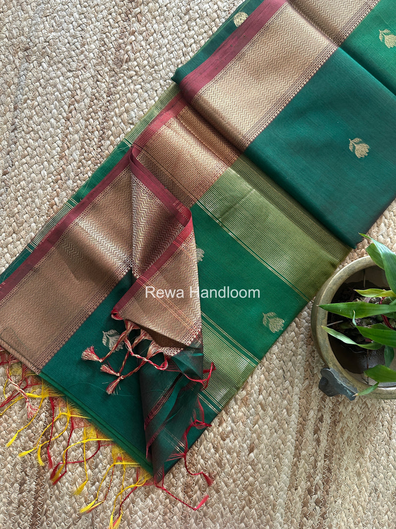 Maheshwari Lotus Shaded Butta Saree