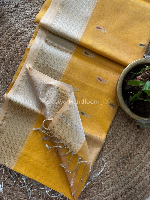 Maheshwari Silver Tissue Meena Butti Saree 