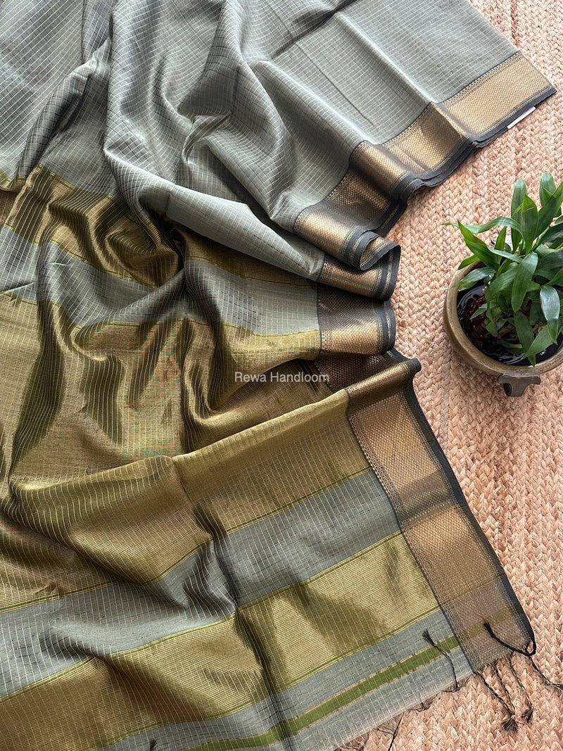 Maheshwari Grey Zari Checks Saree ZCHX338