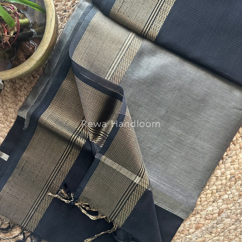 Exclusive Maheswari Self Checks Saree