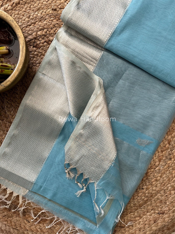 Maheshwari Silver Butti Saree