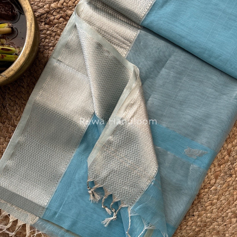 Maheshwari Silver Butti Saree