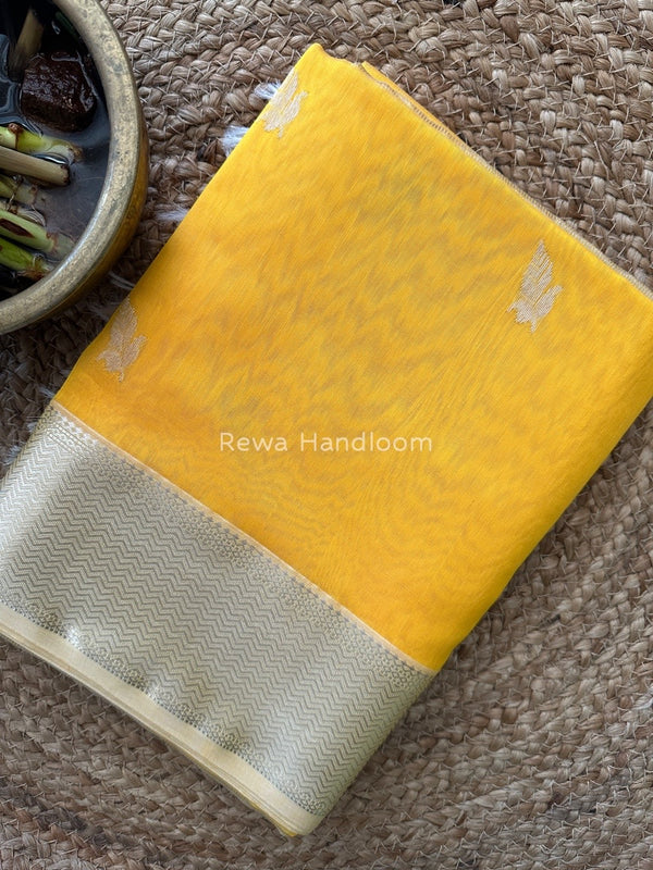 Maheshwari Golden Yellow Silver Butti Saree SGSB09