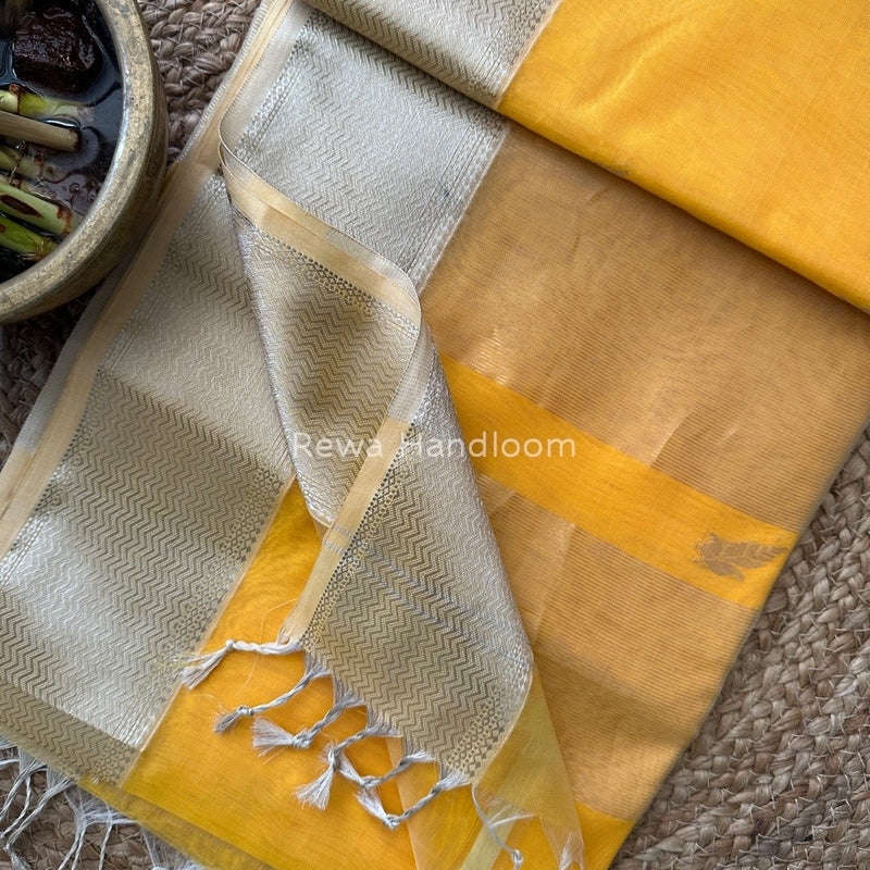 Maheshwari Silver Butti Saree