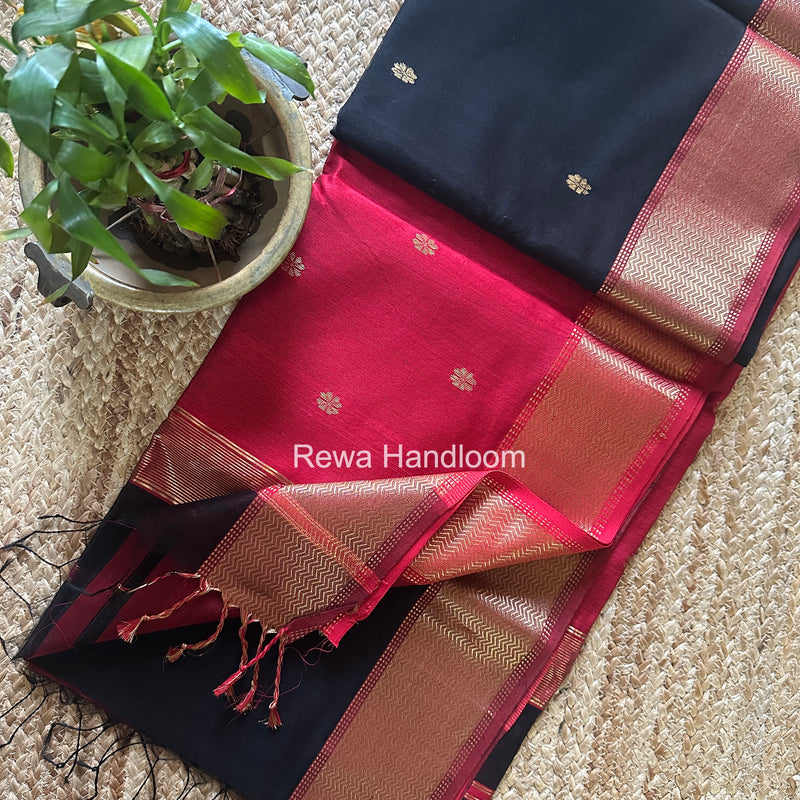 Maheshwari Flower Butti Saree